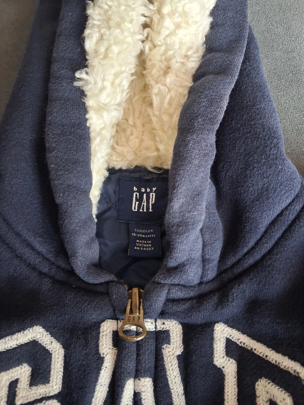 GAP classic zip